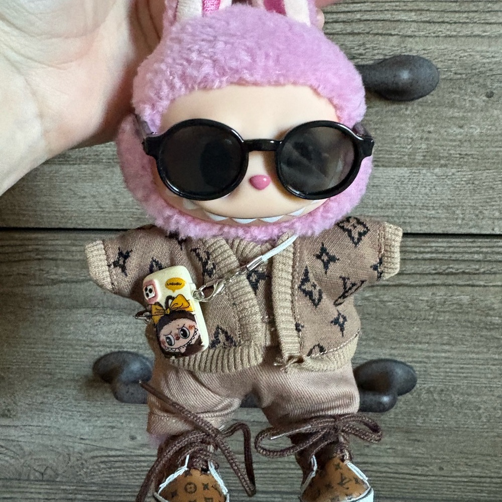 Brown sweater set for labubu